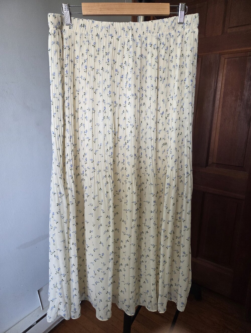 Floral Pleated Maxi Skirt